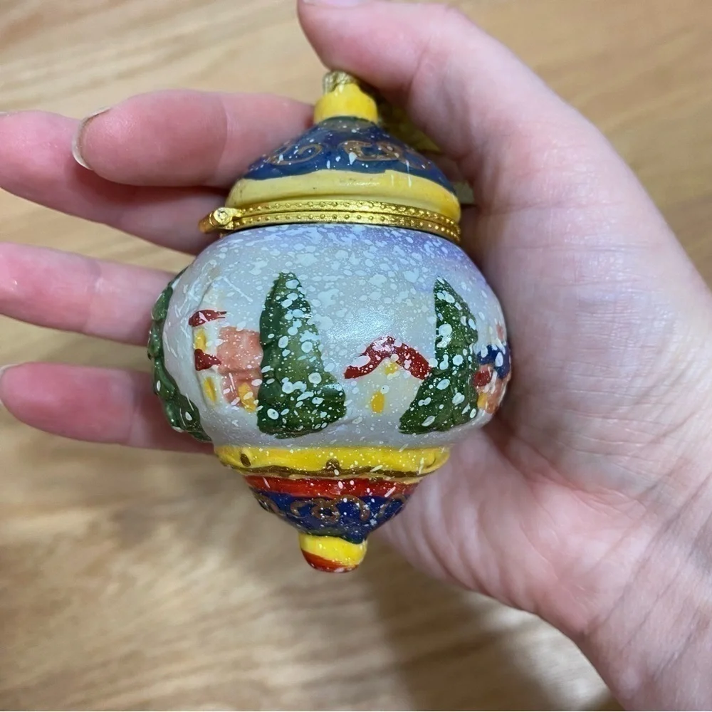 Christmas Trinket Box Ornament Bundle Vintage Opens Up Egg Storage Holder Snow